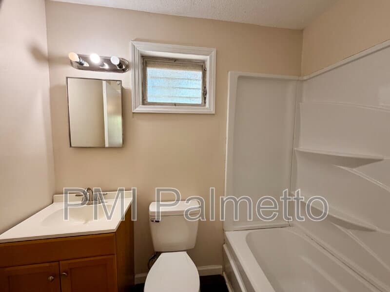 Columbia Condo: 3209 Wilmot Ave