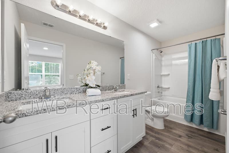Jacksonville House: 7648 Eaton Ave