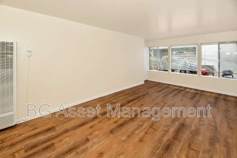 Oakland Condo: 3600 Dimond Avenue