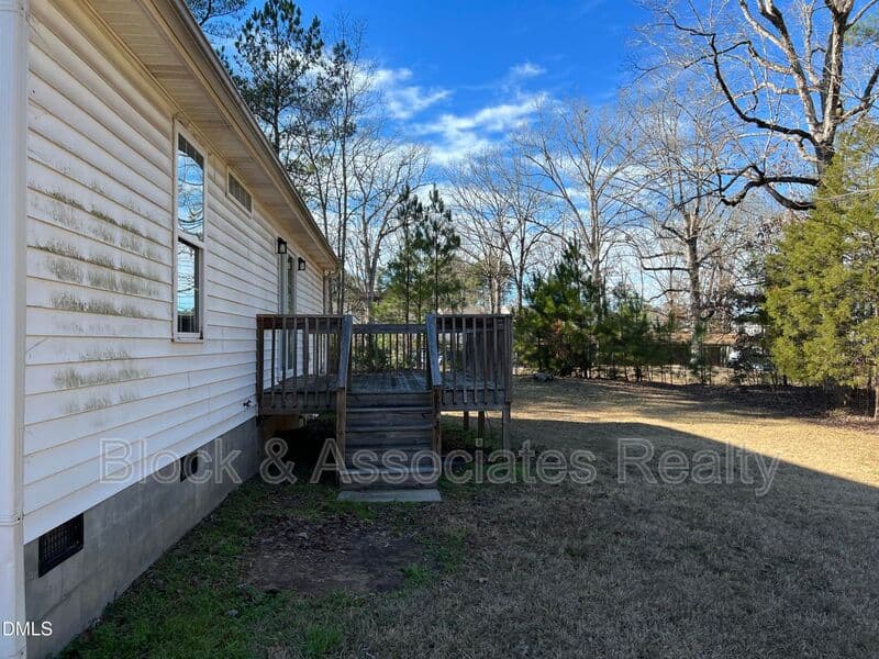 Durham House: 3803 Freeman Rd