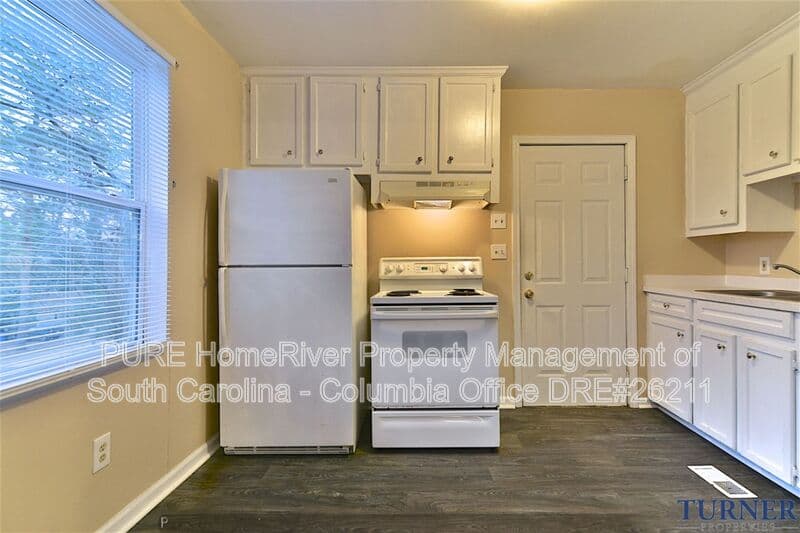 Columbia House: 1545 Lilly Avenue