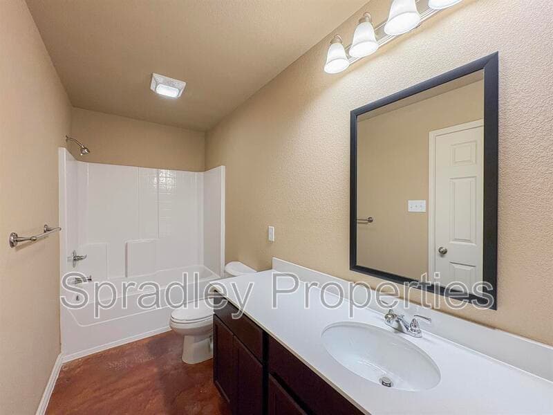 Belton Condo: 1044B Mason Dr