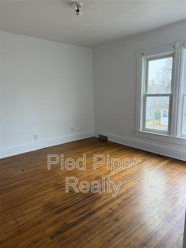 Freeport Condo: 534 1/2 E Wyandotte St