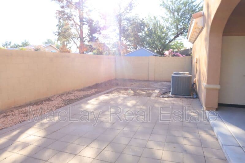 Chandler House: 1171 N Mason Dr