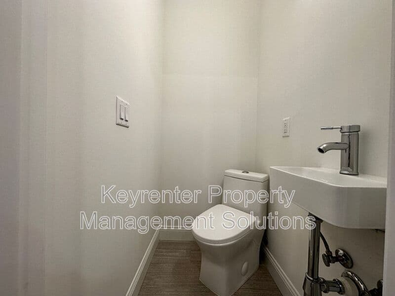Weyers Cave Condo: 3445 Lee Hwy
