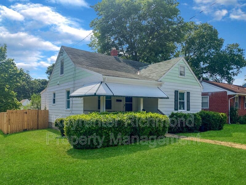 Richmond House: 4511 Maverick Avenue