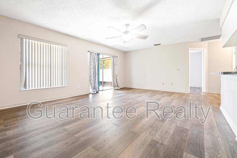 Winter Haven House: 1611 High Point Court Southwest