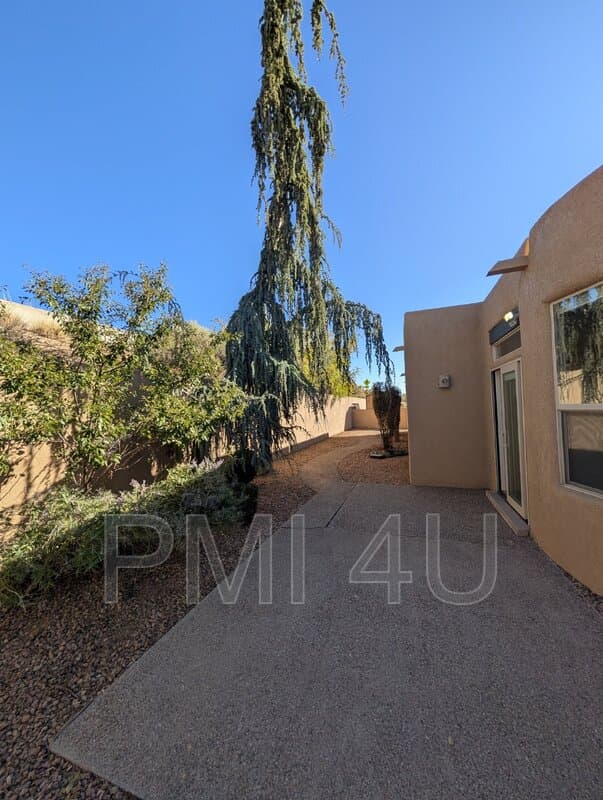 Albuquerque House: 12612 Carmel Ct NE