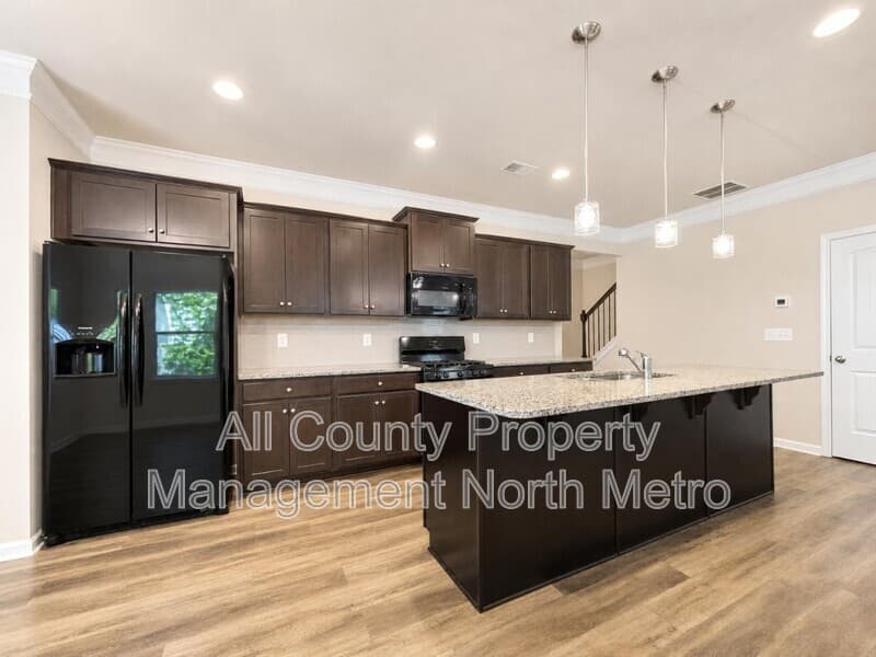 Canton House: 242 Hickory Commons Way