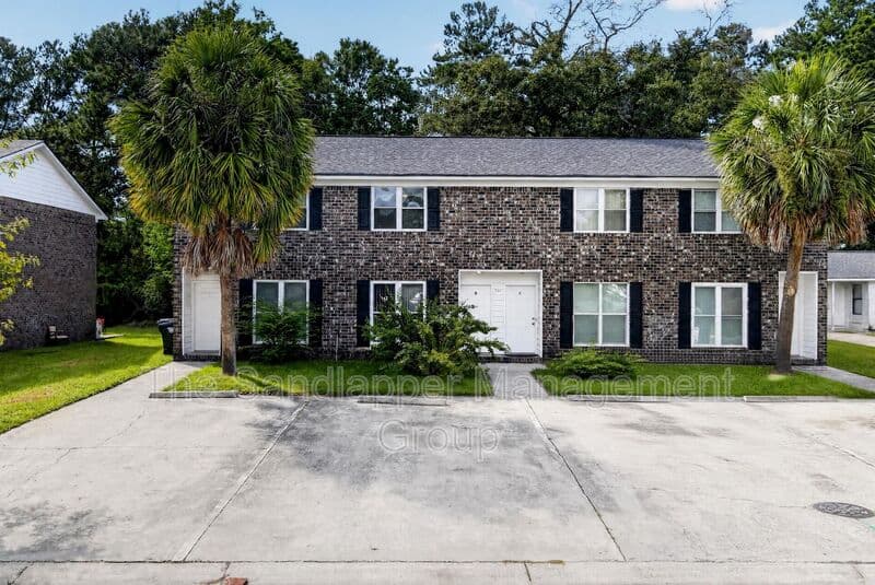 Summerville Townhome: 126 Langley Drive