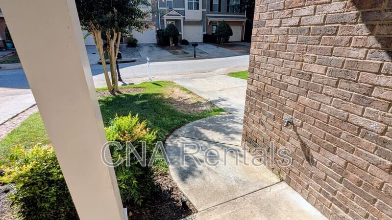 Kennesaw Townhome: 1747 Oakbrook Ln