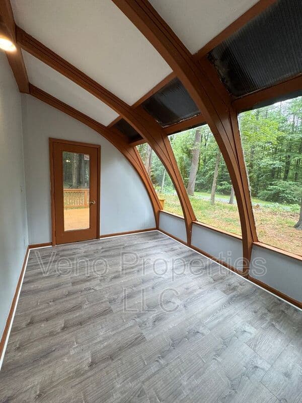 Ballston Spa House: 17 Sand Spurrey Road