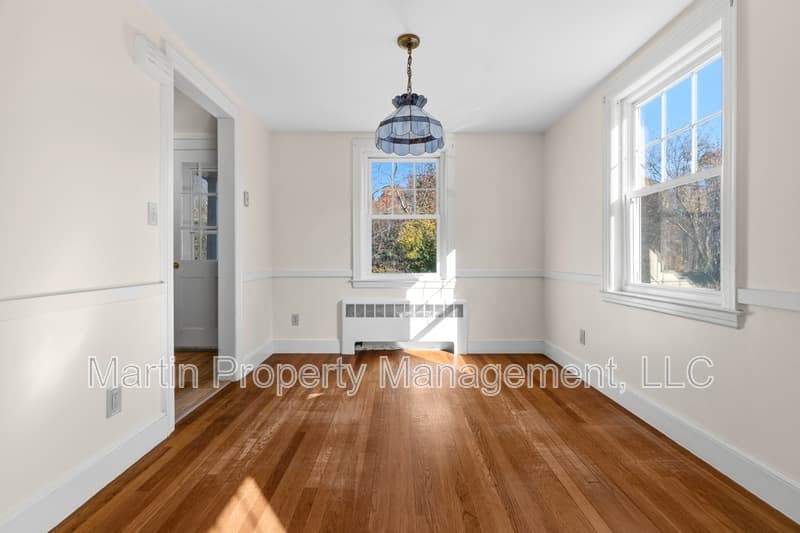 Acton House: 52 Taylor road