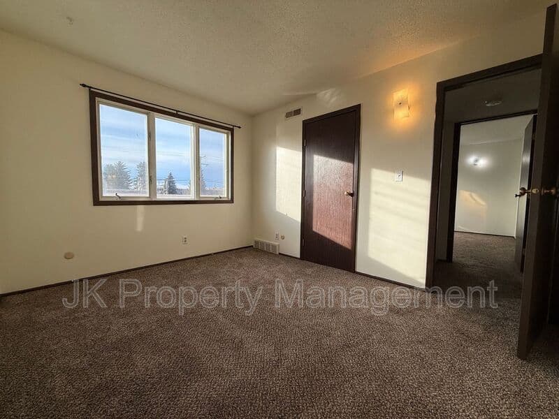 Great Falls Condo: 2300 14th Ave S