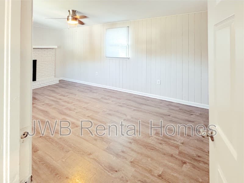 Jacksonville House: 3015 Southside Blvd