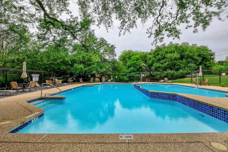Austin Condo: 1015 E Yager Ln