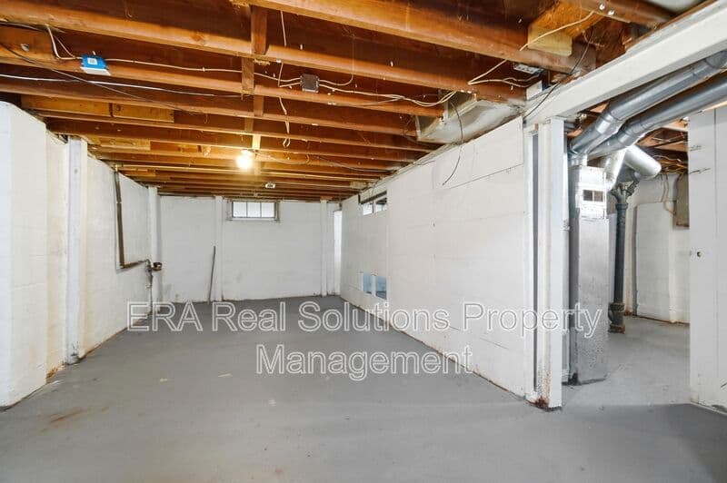 Columbus House: 2231 Parkwood Av