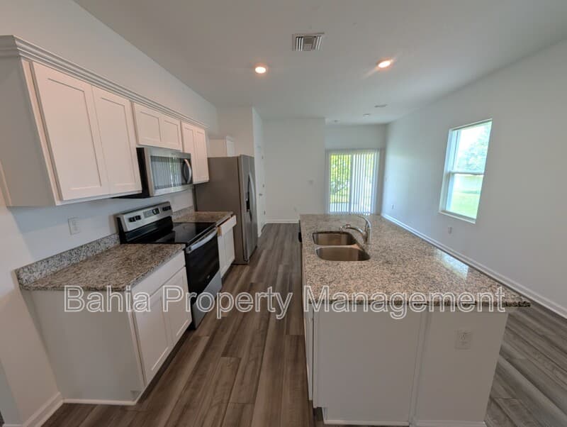 Zephyrhills House: 35491 Shade Fern Ln
