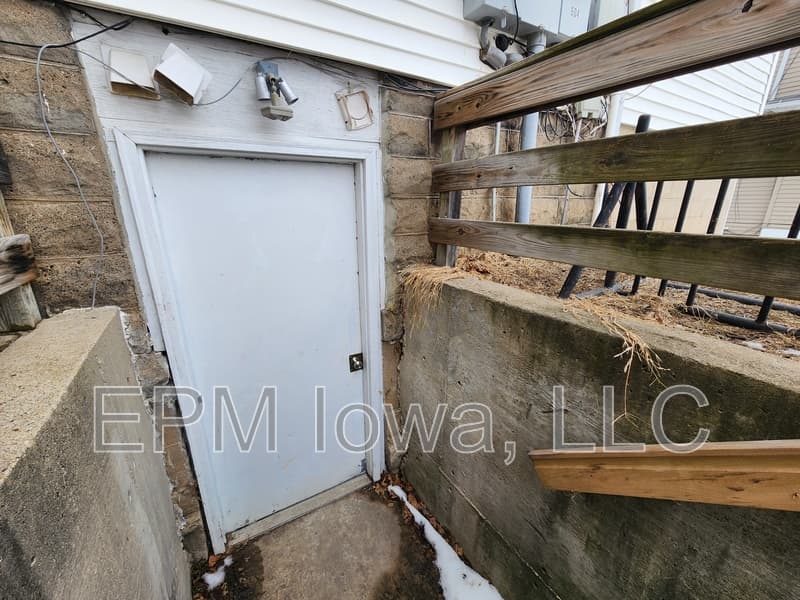 Cedar Falls House: 604 West Seerley Boulevard Unit B
