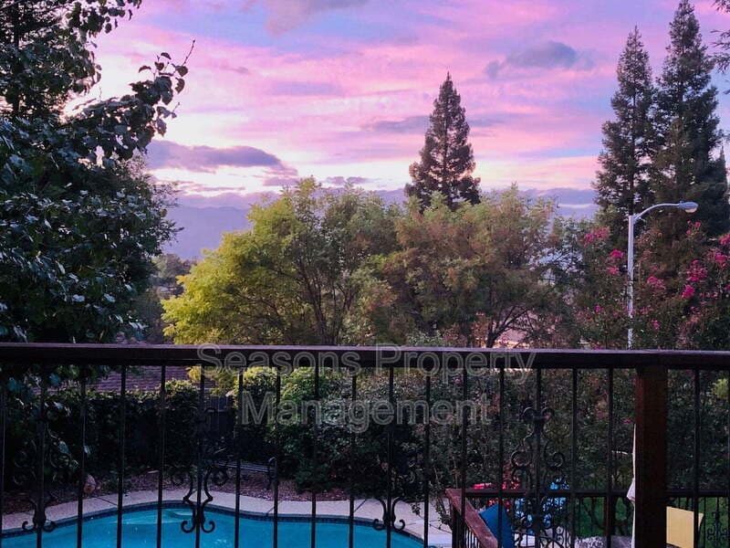 Redding House: 1688 El Capitan Dr