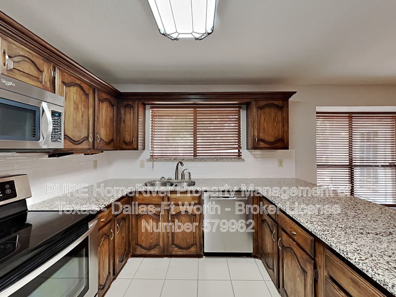 Flower Mound House: 5109 Prairie Creek Dr