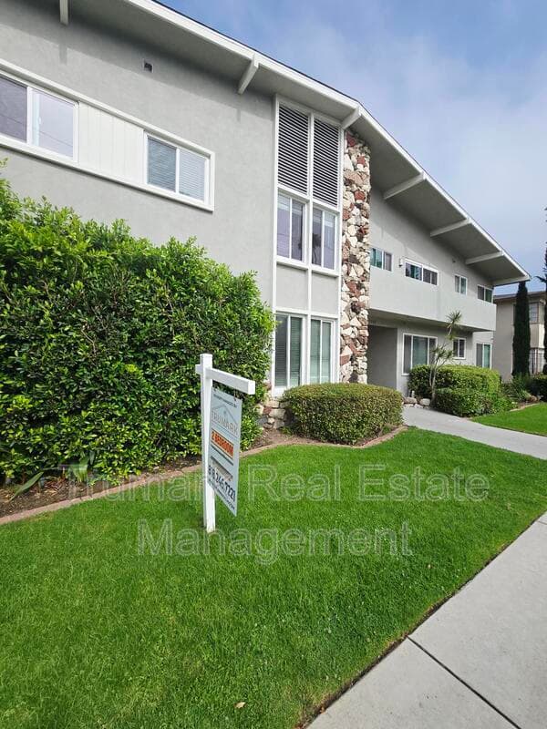 Glendale Condo: 1303 N Brand Blvd