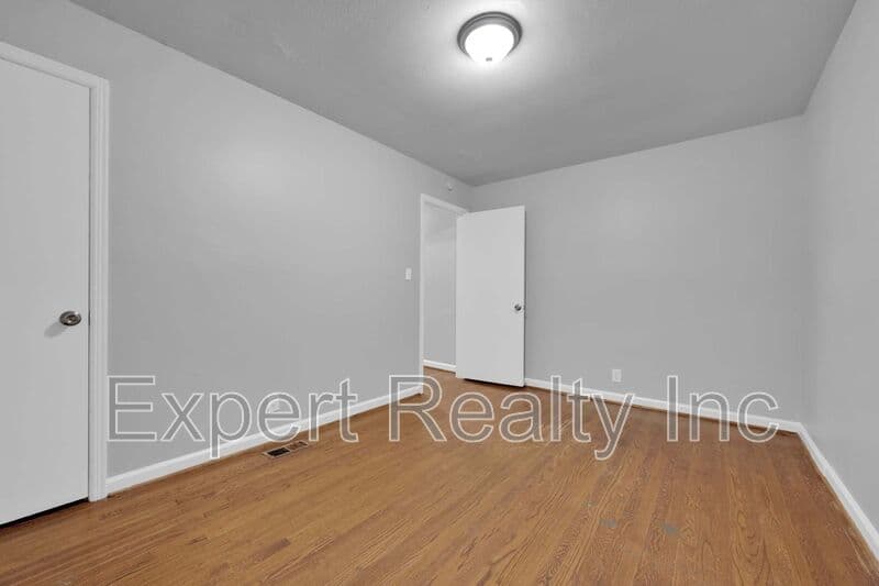 Birmingham House: 900 75th St S