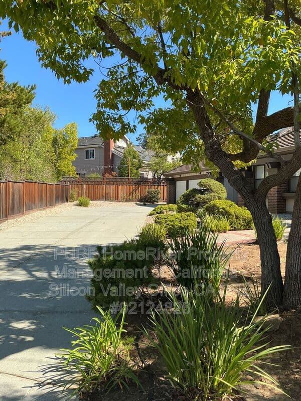 Cupertino House: 10180 Byerly Ct