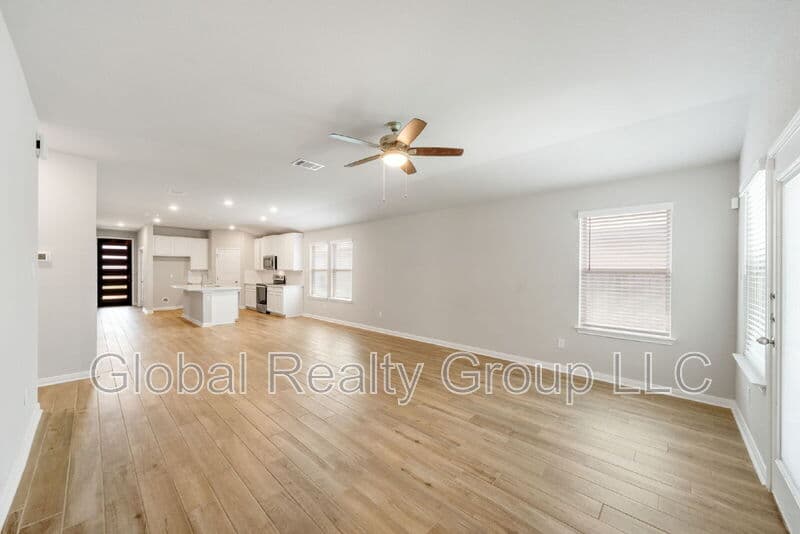 New Braunfels House: 1220 Ella Xing