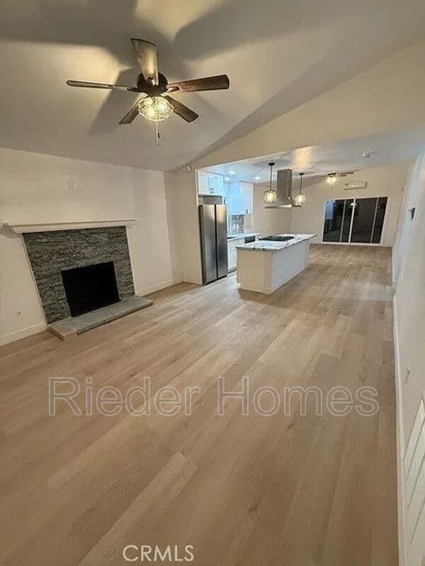 San Diego House: 664 Carefree Drive