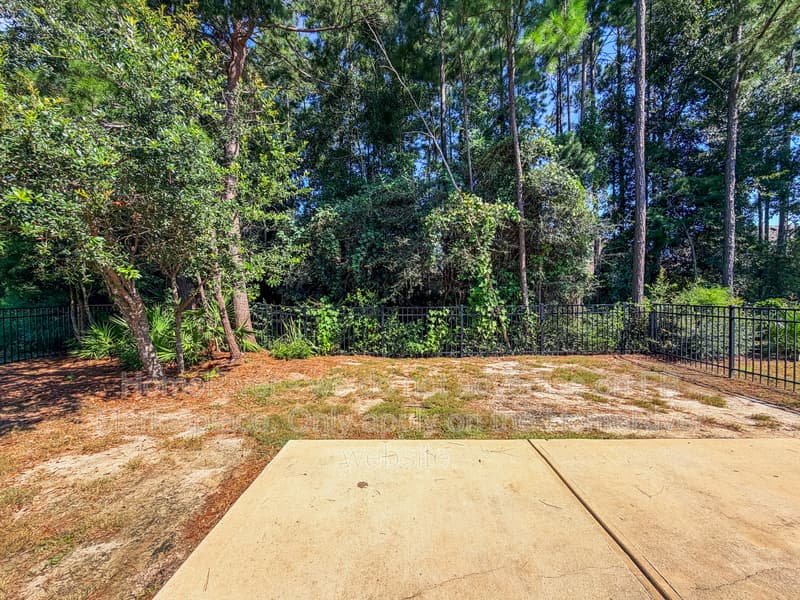 Freeport House: 639 Earl Godwin Rd