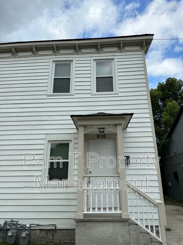 Savannah Townhome: 816 Ott St