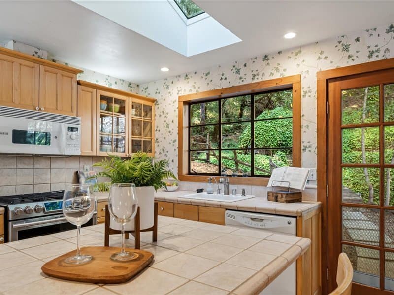Healdsburg House: 1311 West Dry Creek Road