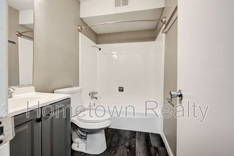 Edmond Condo: 1012 Chartrand Ave