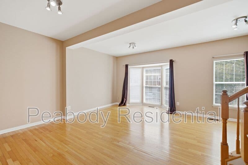 Sterling House: 46670 Cavendish Sq