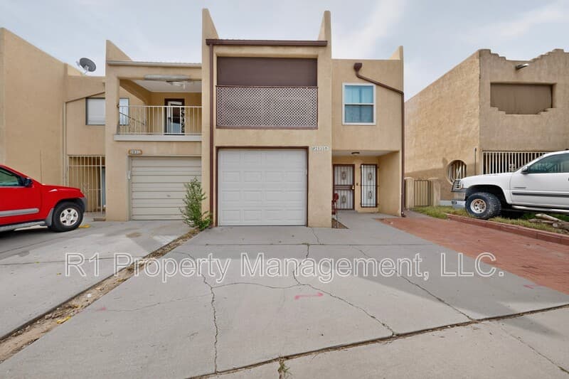 Albuquerque House: 2835 Estrella Brillante Street Northwest
