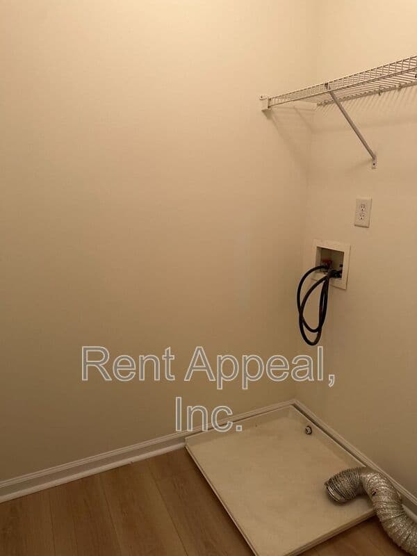 Duluth House: 3880 Grovemont Place
