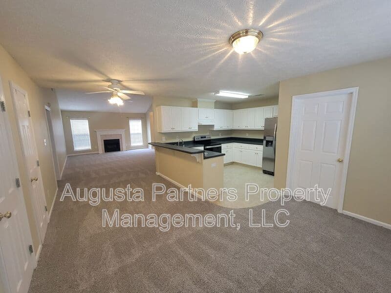 Evans House: 481 Connemara Trl