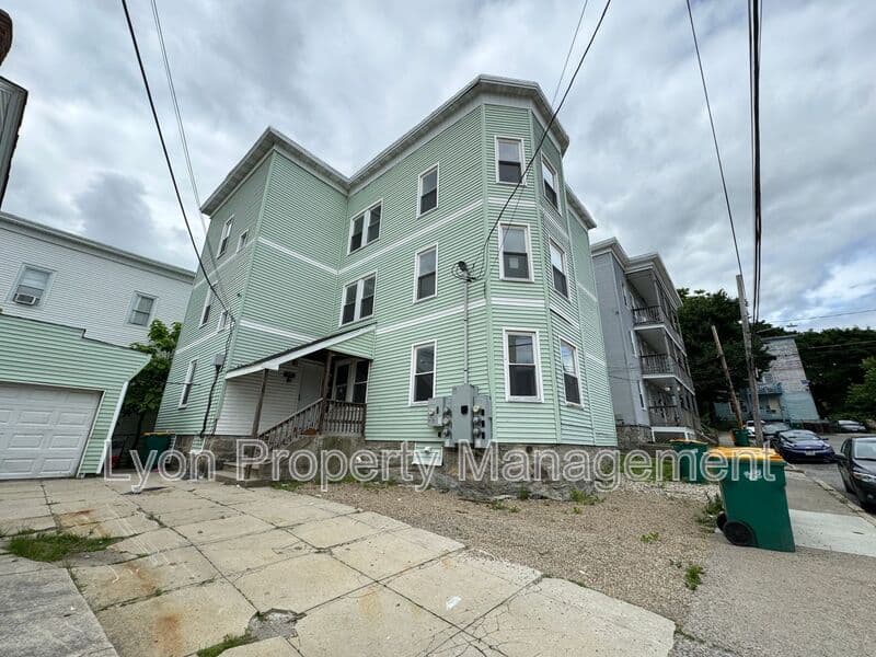 Woonsocket Condo: 19 Chester Street