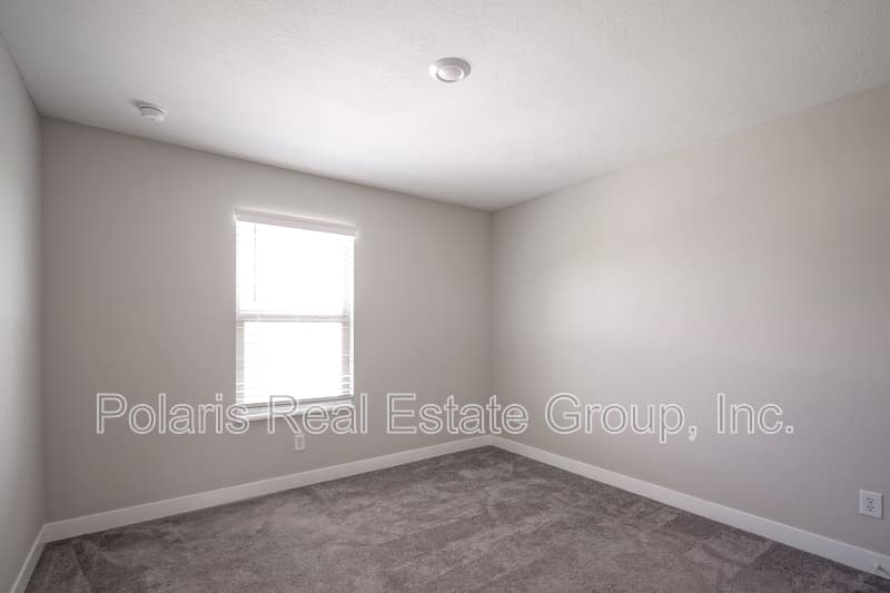 Fishers Condo: 8239 Bostic Dr