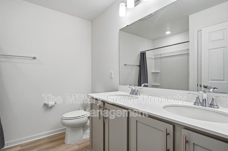 Jacksonville House: 6506 Sandler Lakes Drive