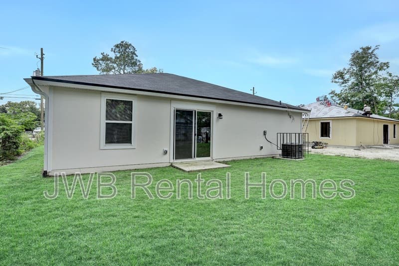 Jacksonville House: 2911 Tinsley Rd