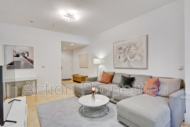 Los Altos Condo: 5100 El Camino Real