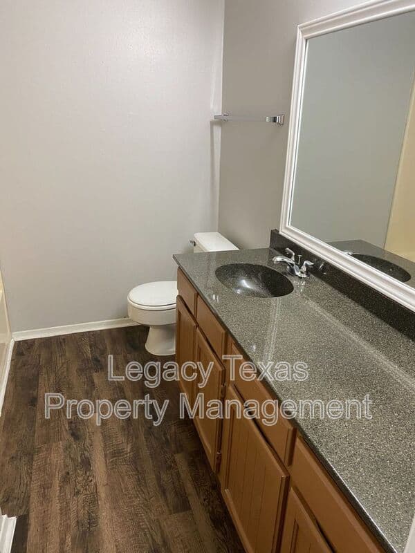 CLEBURNE Condo: 1503 N Nolan River Rd