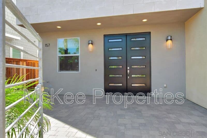 Imperial Beach House: 157 Donax Avenue