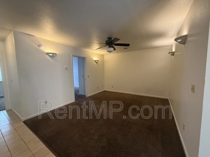 Mt Pleasant Townhome: 722 W Broomfield - Unit H01