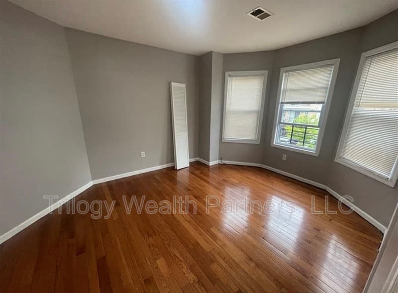 Newark Condo: 104 South 12th Street - 2
