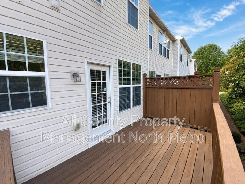 Alpharetta Townhome: 1006 Whittington Way