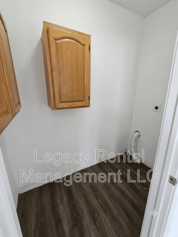 Plymouth House: 39 Elm Street