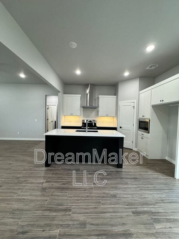 Goldsby House: 5253 Lily Lane